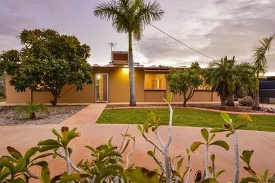 Image de 13 Grenadier Street - Grand espace de divertissement en plein air