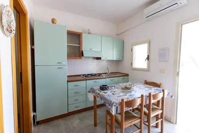 Image de Appartements avec vue sur la mer Ă distance de marche pour des vacances reposantes