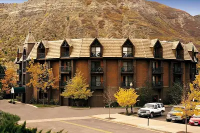 Image de Spacieux MountainSide Resort près de Zip Lining et des musées avec de belles vues sur la montagne