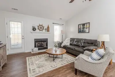 Image de Duplex décoré avec goût - Près de Mcas Cherry Point - TRÈS Propre!