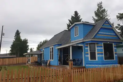 Image de Ensoleillée victorienne à quelques pas de la rue principale et du sentier Mineral Belt.