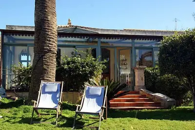 Image de Maison de campagne sicilienne du 19ème Siècle - près de la plage et avec une grande piscine