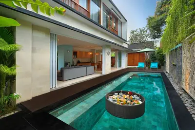 Image de Villa confortable avec 2 chambres et piscine à Legian