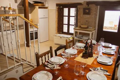 Image de Authentique saveur rurale Ribera del Duero. Vignoble, gastronomie, nature.