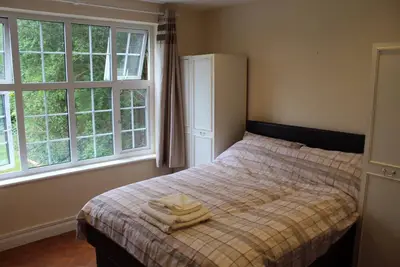 Image de Appartement avec 2 lits doubles dans quartier calme au nord de Londres
