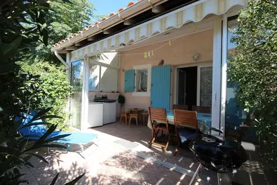 Image de Jolie Maison t2 mezzanine climatisée veranda, 5 couchages, Résidence Les Marines, 200m de la. . .
