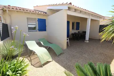 Image de A 200m de la plage, Très belle villa 5 couchages dans résidence à Portiragnes plage