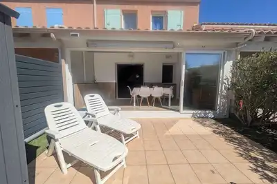 Image de Jolie et agréable Maison de vacances avec veranda, 2 chambres pour 4 couchages, Résidence. . .