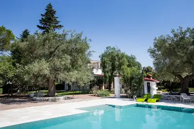 Image de Paisible séjour rural dans un bel appartement dans un domaine avec piscine d'eau salée