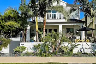 Image de Bright, Beautiful Beach Hale, Nouveau, Coronado Village Home