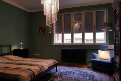 Image de Appartement dans la maison de 1939 de style Art déco.