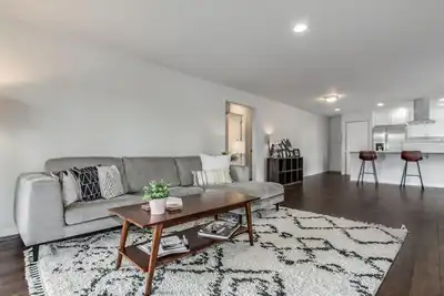 Image de Nouveau rénové, à l'est du marché Penthouse