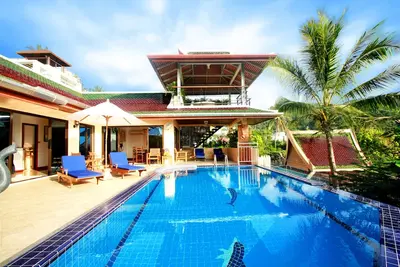 Image de Villa de luxe 4 chambres avec piscine à débordement, chef.