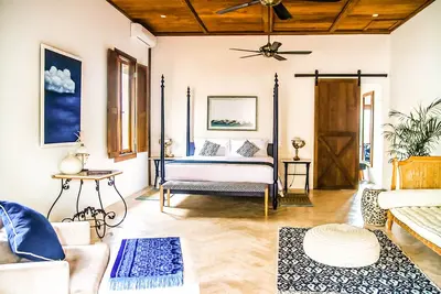 Image de Indigo Master Suite - Hébergement de luxe sur l'île à la Villa Pulau Cinta