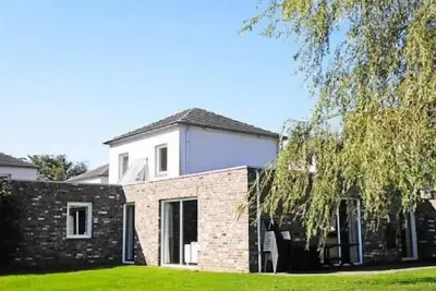 Image de Vrijstaande 10 persoons by Interhome