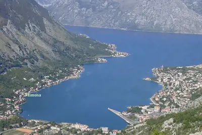 Image de Appartement en bord de mer avec grande terrasse donnant sur la baie de Kotor