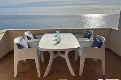 Image de Grand appartement sur la mer **** Deux grands porches ***