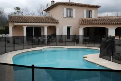 Image de Charmante villa de trois chambres avec une annexe dans le village provençal de Callian