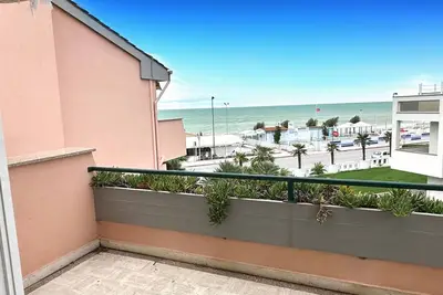 Image de M079 - Marcelli, seafront three-room apartment in a residence with swimming pool