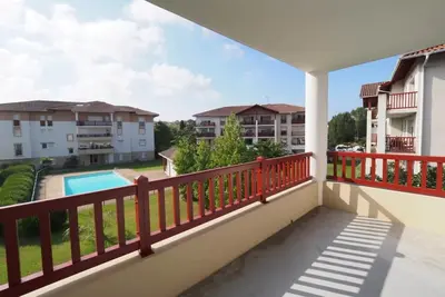 Beau T2 Avec Piscine, Ciboure, Parking, Terrasse, Wifi et Calme