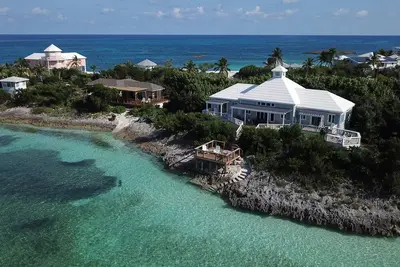 Image de Une maison isolée au bord de l'eau avec toutes les commodités, bienvenue à Sea Breeze!