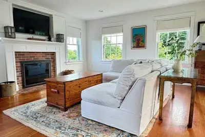 Image de Nouvelle maison près de la troisième plage et Sweet Berry Farm (pour toute la famille)