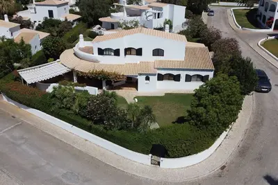 Image de Plage et golf, maison pour familles et amis