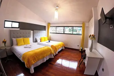 Image de Hotel room. With 2 beds and breakfast