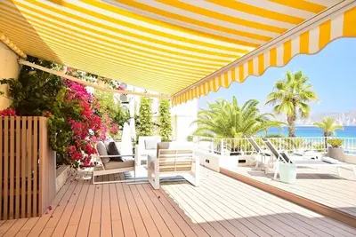 Image de Terrasse de 70 m² et appartement de première ligne de plage de 100 m²