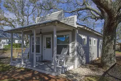 Image de Monsieur. Bennie's Cafe: 2 Br / 2 Ba house Ă Harkers Island, pour 5 personnes