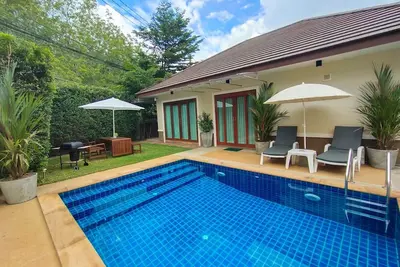 Image de Villa avec grand jardin, cuisine moderne, bel intérieur, barbecue