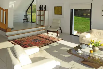 Image de Belle villa contemporaine sur grand jardin à Sainte Marine.