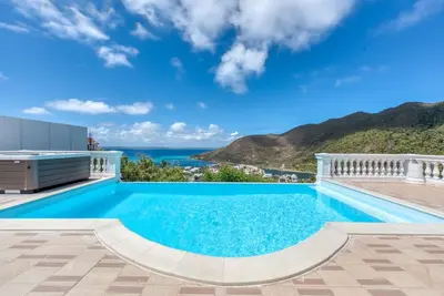 Image de Belles villas avec vue sur la mer