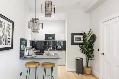 Image de Holyrood Park City Center Luxury Appartement