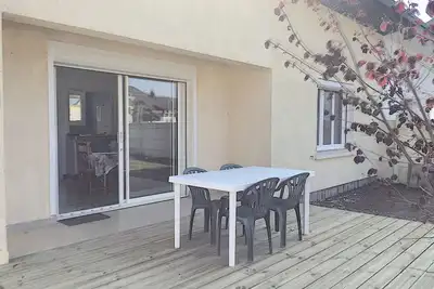Image de Maison de plain-pied avec terrasse, centre ville, à 150m de la plage