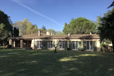 Image de Villa provençale avec Spa au pied de la Montagne Noire