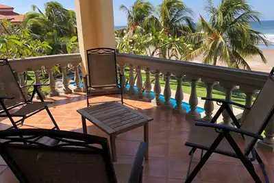 Image de Front Beach sur le budget Hacienda Iguana Villa A7 - 2bd / 1ba