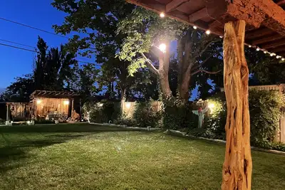 Image de Lakeliving Multi Family Retreat, grand et bel espace de vie extérieur