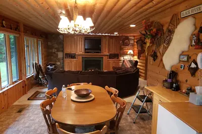 Image de Cozy Cabin in the woods - Endroit idéal au large des sentiers de Jackson Co.