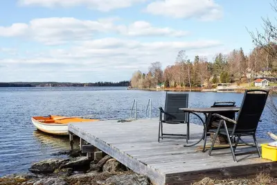 Image de Charmant cottage au bord du lac Sjunnaryd