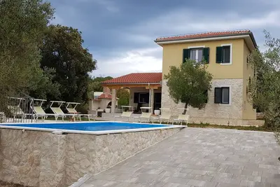 Image de Villa avec piscine en bord de mer, 5 chambres