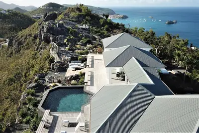 Image de Superbe villa 2 chambres, piscine à débordement incurvée, sauna, location de voiture, Wifi gratuit, petit-déjeuner