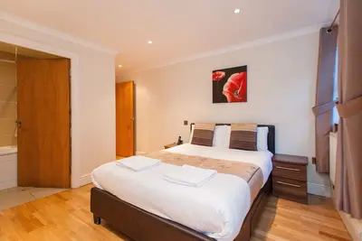 Image de * 25% De RÉDUCTION * Londres, Waterloo, près de London Eye et South Bank River