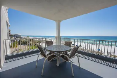 Image de The Inn At Crystal Beach # 305: 3 Br / 3 Ba condo à Destin, pour 12 personnes