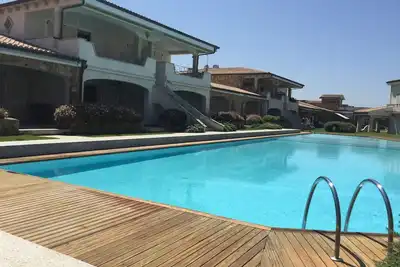 Image de Charme en Sardaigne avec piscine et jacuzzi.