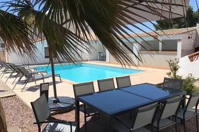 Image de Détente, calme, villa proche de la plage avec piscine privée et grand jardin