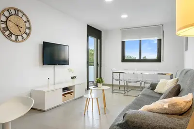 Image de Appartement lumineux avec piscine à 100m plage