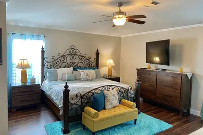 Image de Spacieux 4br 2 étages North Houston Location de vacances