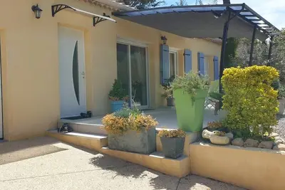 Image de villa tout confort, 300 m des commerces, 5 kms de Vaison la romaine