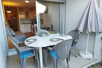 Image de Studio cabine avec accès direct piscine collective et plage - 4fr503